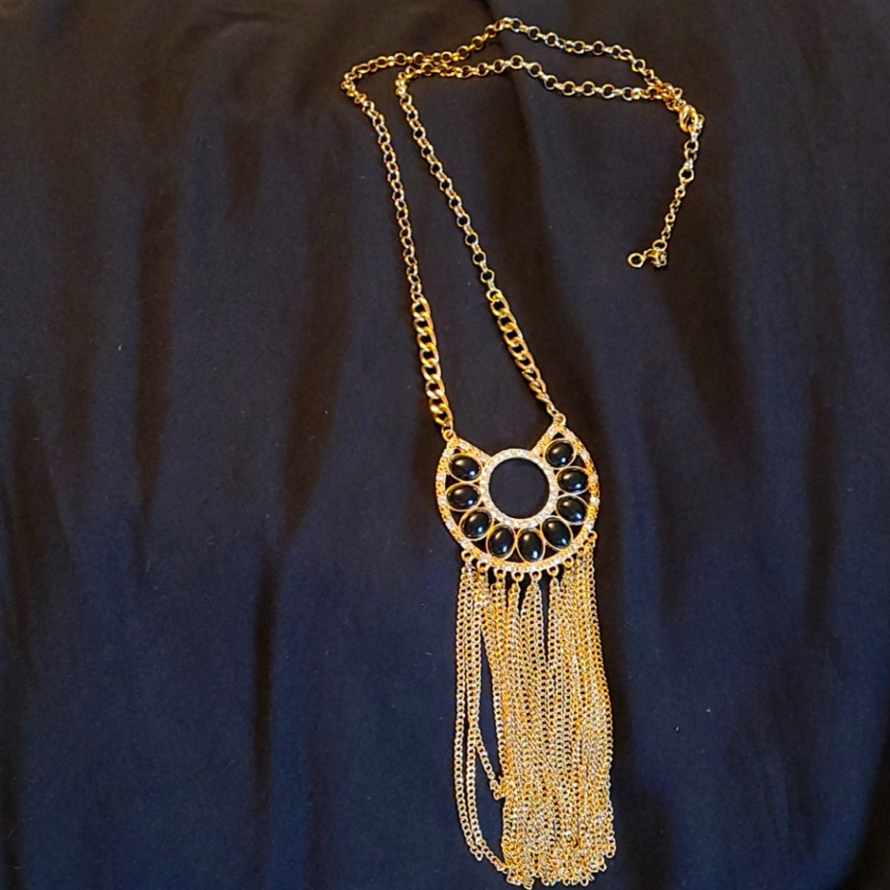 Fringe necklace